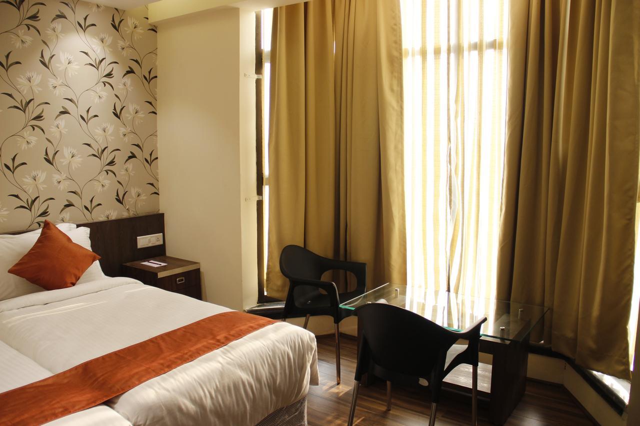Regenta Inn Larica Kalkata Exteriér fotografie